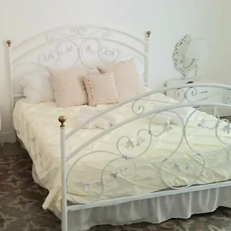 Morosoli Palace B&B